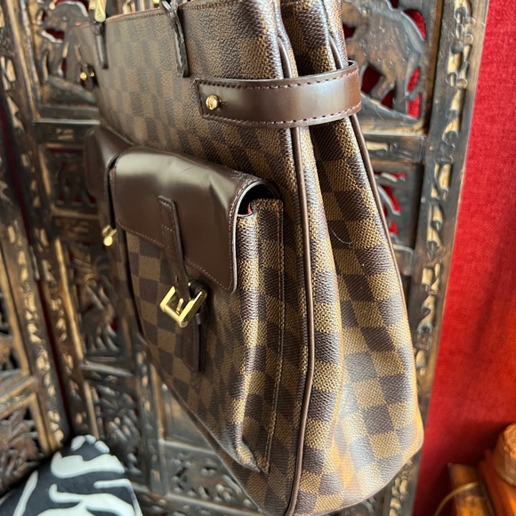 Gorgeous Brown Checkered Tote Shoulder Bag - Picture 11 of 12
